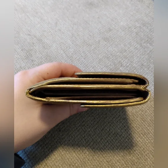 PENDING TRADE ❣️ 🎉SALE - Louis Vuitton wallet - Picture 7 of 10